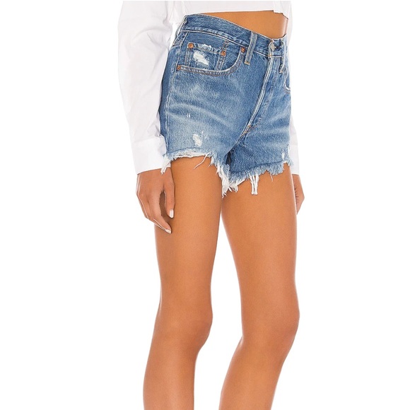 Levi's 501 Cutoff Shorts
Color Luxor Levels
Size 28 - Picture 3 of 7